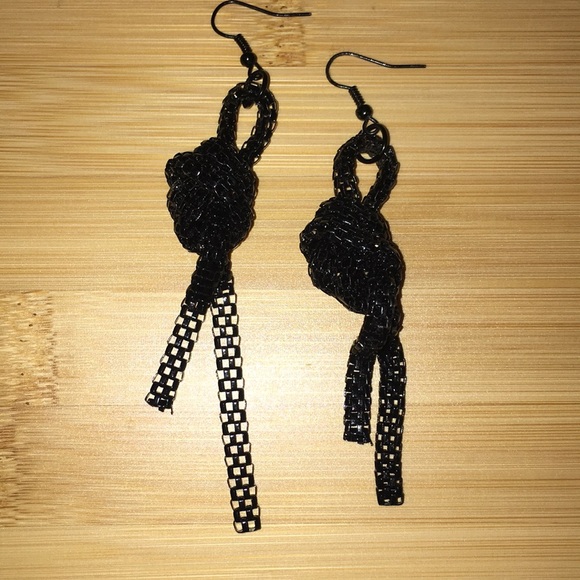 Black Knotted Chain Earrings - Picture 3 of 3